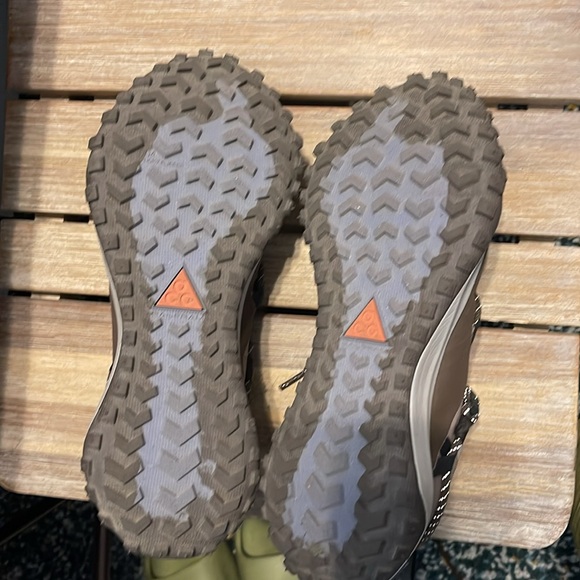 Nike ACG trail shoes size 10 - Picture 3 of 4